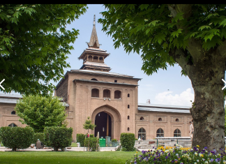 100 Fridays; No prayers at Kashmir’s Jamia mosque