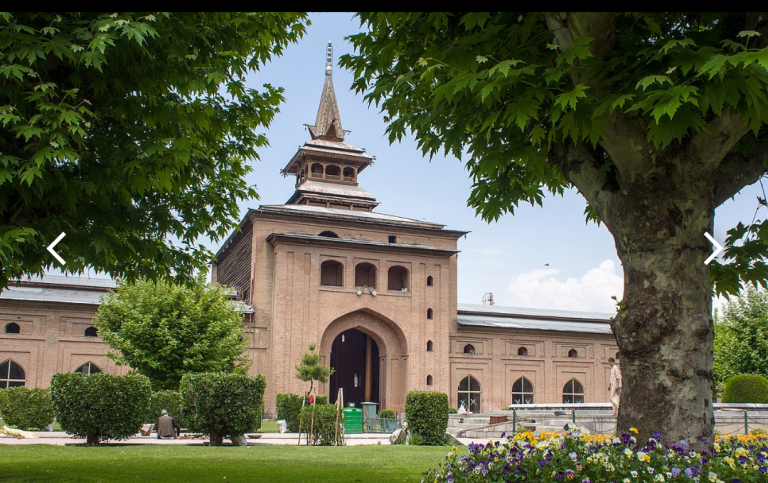100 Fridays; No prayers at Kashmir’s Jamia mosque