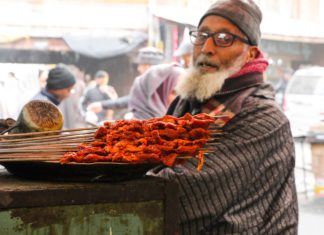 Kashmir’s Street Delicacies Tujje: The undisputed king of Kashmiri street food.