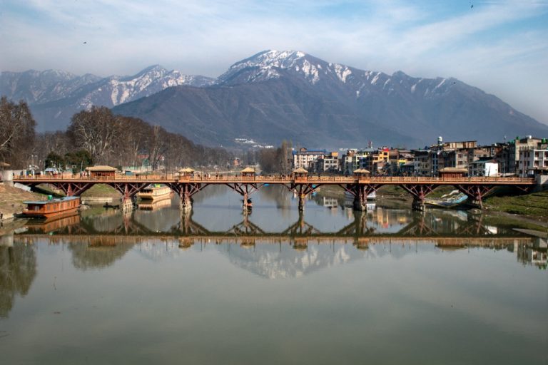 Bridging Srinagar