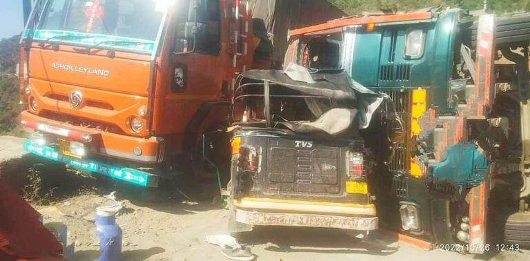 8 Injured In Auto-Truck Collision In Ramban