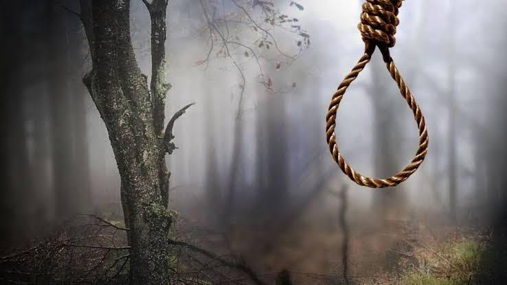 Man Found Hanging From Tree In Srinagar