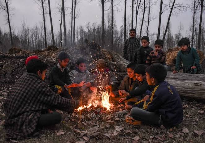 Cold Wave Continues To Grip Kashmir, Srinagar Freezes At -1.6°C