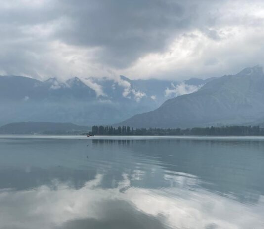 MeT Predicts Rains, Snow In JK on 6-7th November