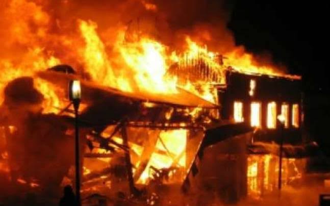 8 Shops Damaged In Overnight Blaze In North Kashmir