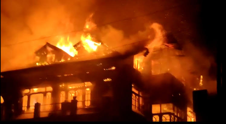 13 Houses, 10 Shops Gutted In Massive Blaze In Anantnag