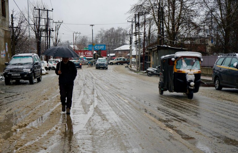 Snowfall Disrupts Flight, Train Operations; Highway Blocked