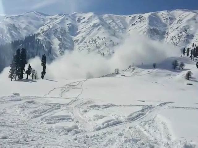 Ganderbal Avalanche: Body Of Labourer Recovered, Rescue Ops On