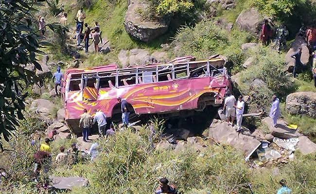 2 Dead, 19 Injured As Bus Falls Into Gorge In Rajouri