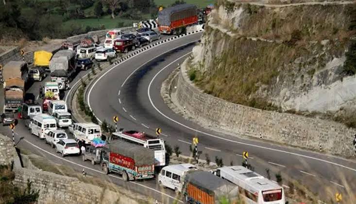 One-Way Traffic Restored On Srinagar-Jammu Highway