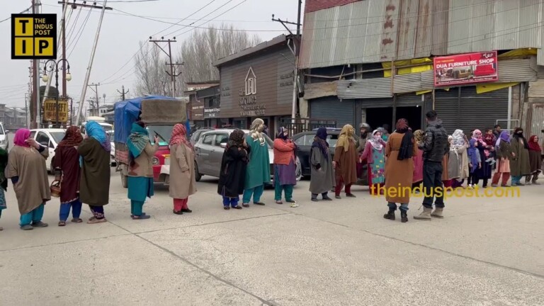 Naqashpora Barbar shah Residents Protest Against Installation Of Smart Meters