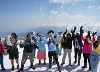 Over 1 Lakh Tourists Visited Kashmir In Feb: Director Tourism