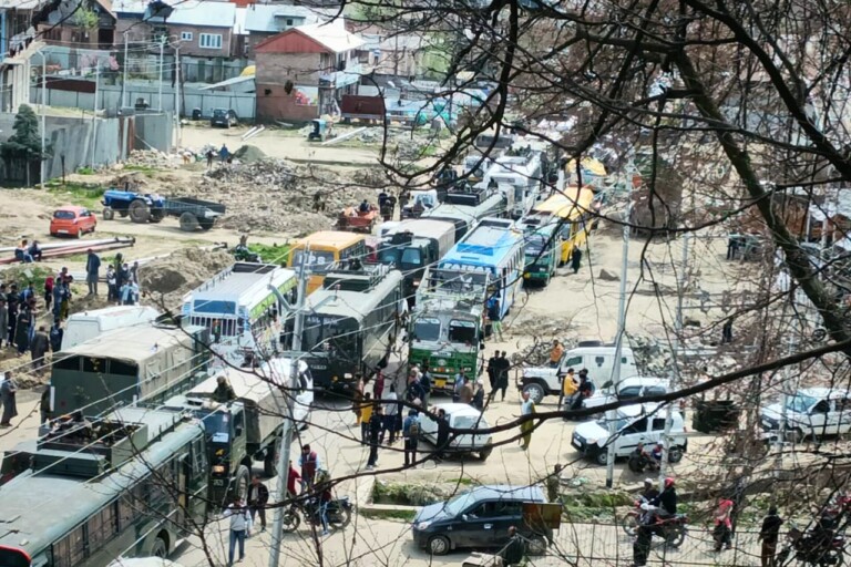 Sangrama Residents Protest Over Frequent Power Cuts, Block Srinagar-Baramulla Highway