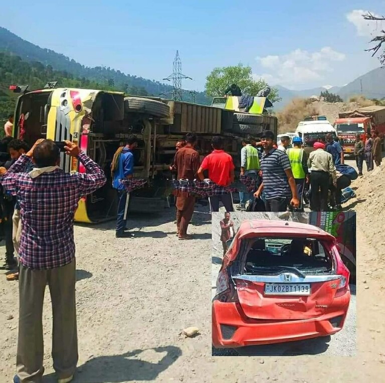 Five Non-Locals Injured As Vehicle Turns Turtle In Ramban