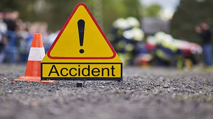 1 Killed, Several Injured In Rafiabad Road Accident