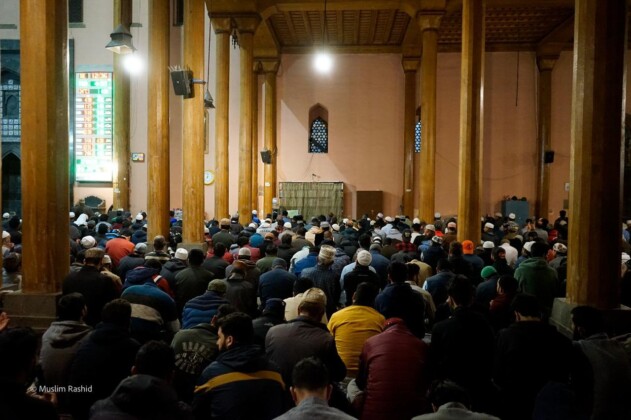 Shab-E-Qadr 2023 : Jamia Masjid Remains Open For Congregational Prayers