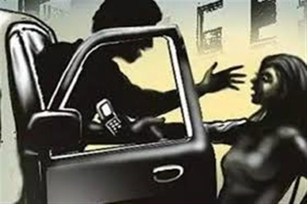 2 Girls Jumps Off Moving Car To Escape Alleged Molestation In Handwara