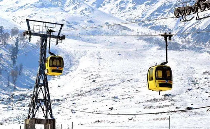 11 Gujarat Tourists, Local Guide Caught With Fake Gondola Tickets In Gulmarg