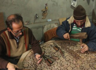 Due To Lack Of Craftsmen Kashmir’s Walnut Wood Carving May Soon Extinct Due To Lack Of Craftsmen Kashmir’s Walnut Wood Carving May Soon Extinct