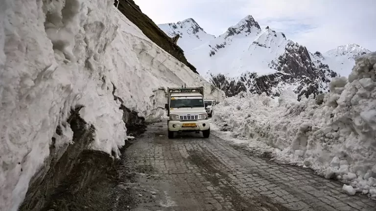 Srinagar-Leh Highway Opened For Traffic After 4 Days