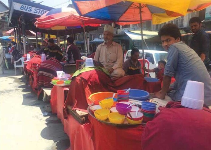 SMC Removes Ice Cream Vendors From Bohri Kadal Chowk