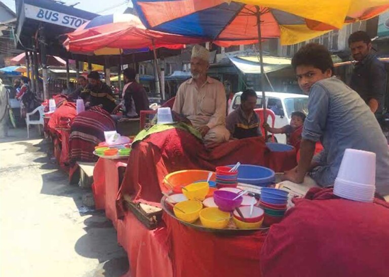 SMC Removes Ice Cream Vendors From Bohri Kadal Chowk