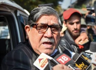 Akbar Lone Swears Allegiance To Indian Constitution