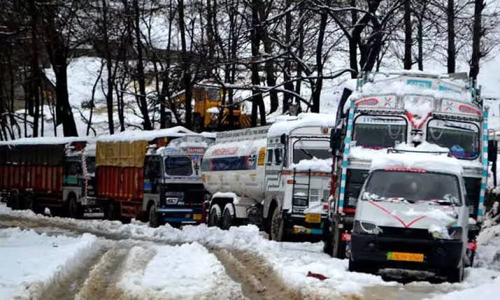 Fresh Snowfall: Jammu-Srinagar Highway Blocked