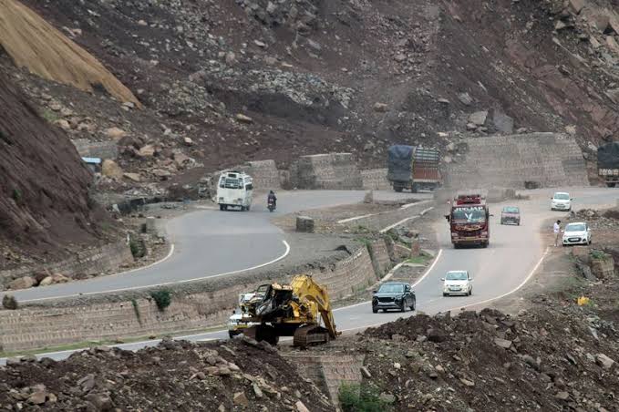 Srinagar-Jammu Highway To Remain Closed For 24 Hours From Tomorrow 8 AM