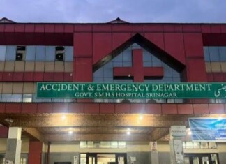 Srinagar Youth Dies At SMHS Srinagar, Family Alleges Medical Negligence